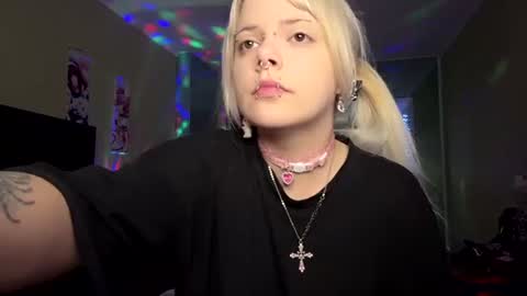 Snapshot of ebonidorset chatting on July 10, 8:22 pm Luna online show from July 10, 8:22 pm