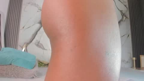 Snapshot of ebonnygoddess2 chatting on April 22, 6:31 pm 2 online show from April 22, 6:31 pm