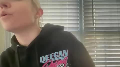 americnbarbie online show from November 5, 12:49 pm