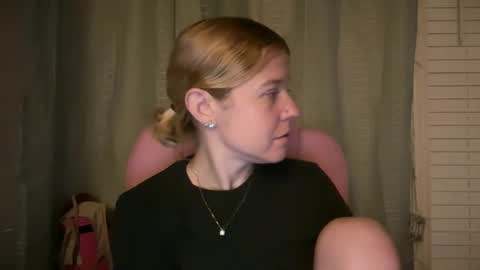 americnbarbie online show from April 18, 1:31 am