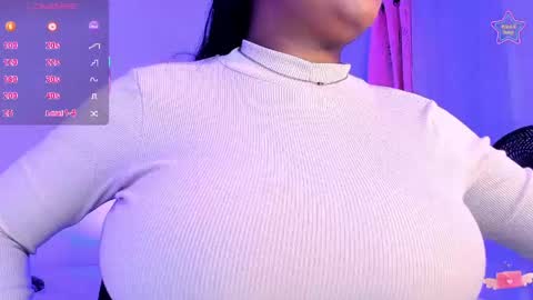 Snapshot of ebony__queen2 chatting on April 12, 7:52 pm ebony__queen2 online show from April 12, 7:52 pm