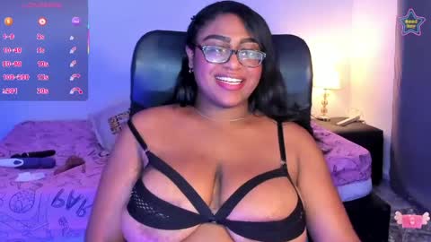 Snapshot of ebony__queen2 chatting on April 21, 2:51 am ebony__queen2 online show from April 21, 2:51 am