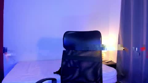 Snapshot of ebony__queen2 chatting on May 2, 7:08 pm ebony__queen2 online show from May 2, 7:08 pm