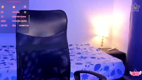 Snapshot of ebony__queen2 chatting on May 18, 7:52 pm ebony__queen2 online show from May 18, 7:52 pm