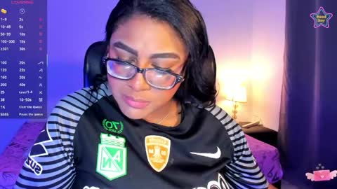 Snapshot of ebony__queen2 chatting on June 8, 8:09 pm ebony__queen2 online show from June 8, 8:09 pm