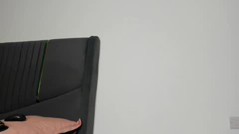 Snapshot of ebony_angelina chatting on April 18, 7:58 pm Angelina online show from April 18, 7:58 pm