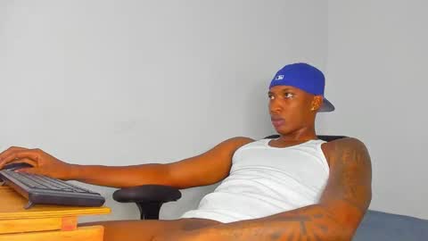 Snapshot of ebony_brandons chatting on February 12, 2:14 am Brandon online show from February 12, 2:14 am