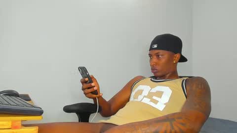 Snapshot of ebony_brandons chatting on February 14, 8:37 pm Brandon online show from February 14, 8:37 pm