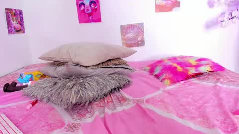 ebony_cute9 online show from March 1, 11:04 pm