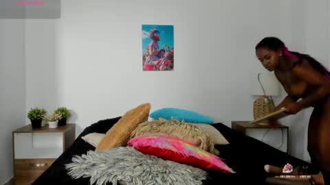 ebony_cute9 online show from April 6, 7:04 pm