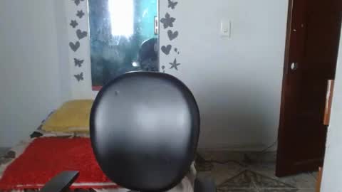 Snapshot of ebony_luna1 chatting on June 17, 7:59 pm ebony_luna1 online show from June 17, 7:59 pm