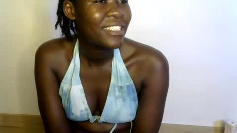 Snapshot of ebony_lynne chatting on June 13, 9:57 pm ebony_lynne online show from June 13, 9:57 pm