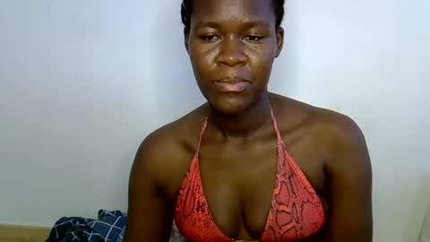 Snapshot of ebony_lynne chatting on June 27, 12:22 pm ebony_lynne online show from June 27, 12:22 pm