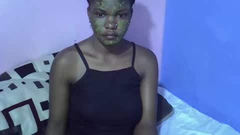 Snapshot of ebony_medline10 chatting on March 2, 6:47 am anelikah online show from March 2, 6:47 am