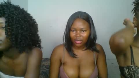 ebony_meeky online show from October 21, 5:35 pm