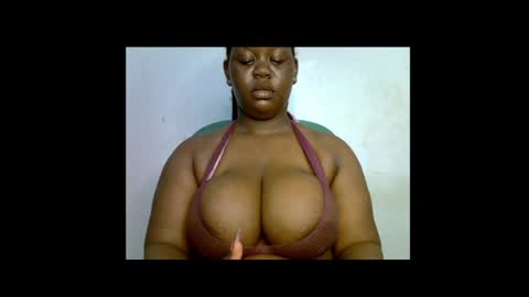 Snapshot of ebony_plumx12 chatting on April 13, 6:13 pm Prisy online show from April 13, 6:13 pm