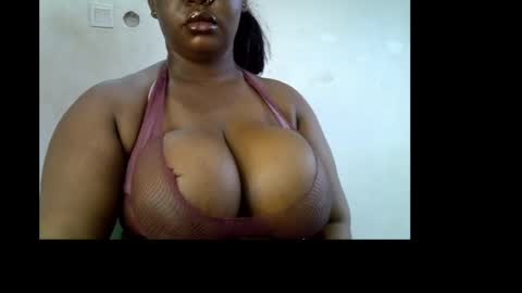 Snapshot of ebony_plumx12 chatting on May 8, 11:59 am Prisy online show from May 8, 11:59 am
