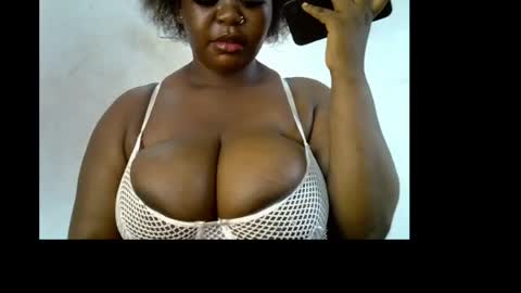 Snapshot of ebony_plumx12 chatting on May 21, 8:54 am Prisy online show from May 21, 8:54 am