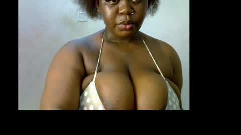 Snapshot of ebony_plumx12 chatting on May 23, 8:02 pm Prisy online show from May 23, 8:02 pm