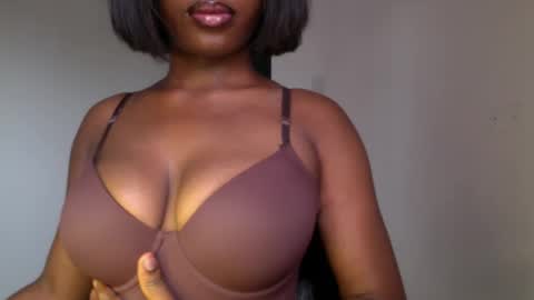 delilah online show from April 4, 10:46 am