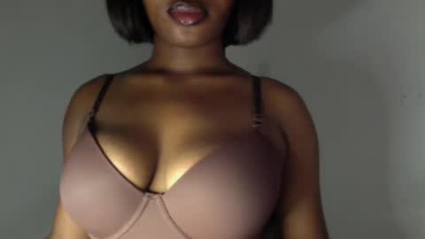 delilah online show from April 19, 6:21 pm