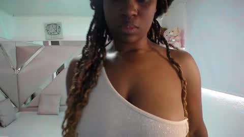 ebony_rizon online show from April 8, 1:00 pm