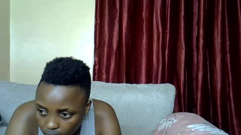 Snapshot of ebony_rubie chatting on May 27, 3:25 am ebony_rubie online show from May 27, 3:25 am