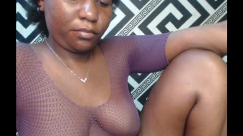 Snapshot of ebony_sexy_queen chatting on February 21, 9:00 pm Racheal online show from February 21, 9:00 pm