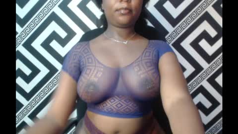 Snapshot of ebony_sexy_queen chatting on February 24, 4:47 pm Racheal online show from February 24, 4:47 pm