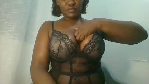 Snapshot of ebony_sofiaa chatting on February 24, 10:08 pm Sofiaa online show from February 24, 10:08 pm