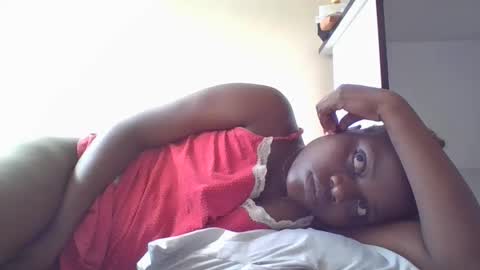 Snapshot of ebony_tasha chatting on April 24, 5:21 am tasha online show from April 24, 5:21 am