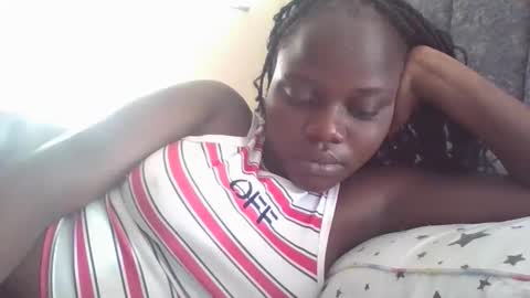 Snapshot of ebony_tasha chatting on May 14, 5:03 am tasha online show from May 14, 5:03 am