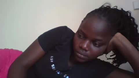 Snapshot of ebony_tasha chatting on May 18, 5:13 am tasha online show from May 18, 5:13 am