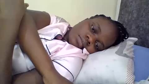 Snapshot of ebony_tasha chatting on May 29, 6:22 am tasha online show from May 29, 6:22 am