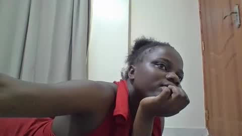 Snapshot of ebony_tasha chatting on June 1, 5:20 am tasha online show from June 1, 5:20 am