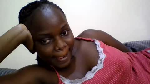 Snapshot of ebony_tasha chatting on June 13, 6:11 am tasha online show from June 13, 6:11 am
