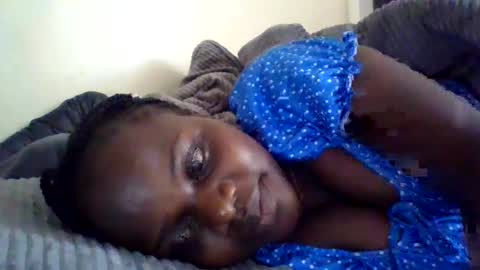 Snapshot of ebony_tasha chatting on June 20, 6:27 am tasha online show from June 20, 6:27 am