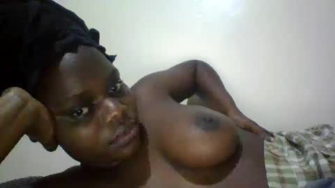 Snapshot of ebony_tasha chatting on July 20, 7:49 pm tasha online show from July 20, 7:49 pm