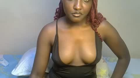 Snapshot of ebonybarbieee chatting on April 19, 7:27 pm Barbie online show from April 19, 7:27 pm