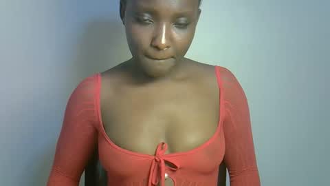 Snapshot of ebonybarbieee chatting on April 21, 1:53 am Barbie online show from April 21, 1:53 am