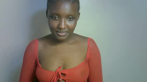 Snapshot of ebonybarbieee chatting on April 21, 2:51 am Barbie online show from April 21, 2:51 am