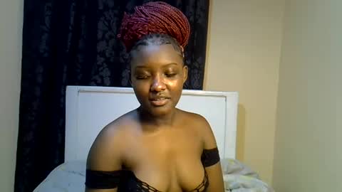 Snapshot of ebonybarbieee chatting on June 19, 10:13 pm Barbie online show from June 19, 10:13 pm
