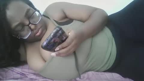 ebonybigtitqueen0 online show from September 14, 2:54 am