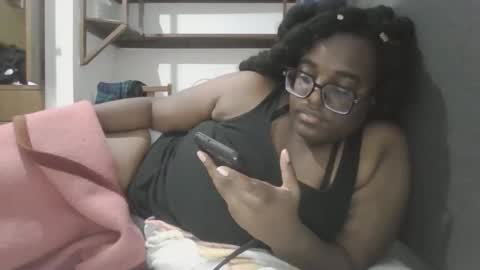 ebonybigtitqueen0 online show from February 11, 3:22 am