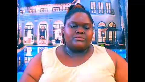 Snapshot of ebonyhotbuns4u2luv chatting on April 22, 6:49 am ebonyhotbuns4u2luv online show from April 22, 6:49 am