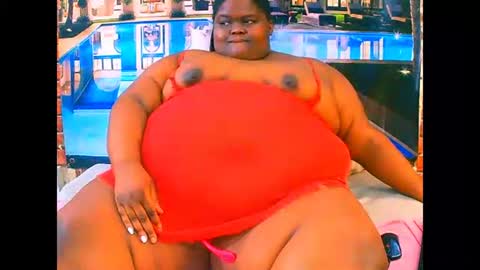 Snapshot of ebonyhotbuns4u2luv chatting on May 14, 7:04 am ebonyhotbuns4u2luv online show from May 14, 7:04 am