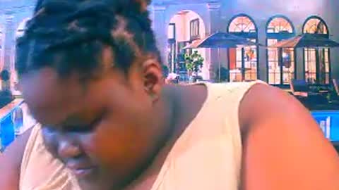 Snapshot of ebonyhotbuns4u2luv chatting on June 29, 6:08 am ebonyhotbuns4u2luv online show from June 29, 6:08 am