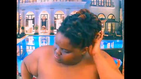 Snapshot of ebonyhotbuns4u2luv chatting on July 16, 11:00 pm ebonyhotbuns4u2luv online show from July 16, 11:00 pm