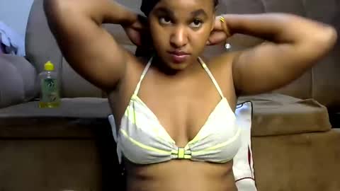Snapshot of ebonyluna229320 chatting on February 25, 6:09 pm i am clara online show from February 25, 6:09 pm