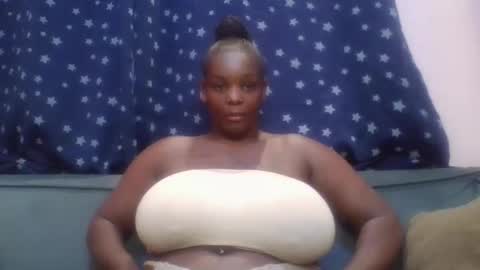 Snapshot of ebonymayahh chatting on May 2, 1:16 pm ebonymayahh online show from May 2, 1:16 pm